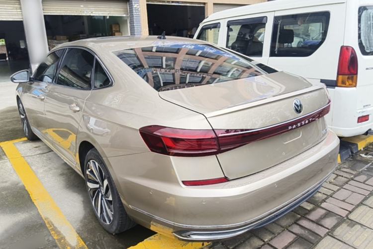 Used Volkswagen Passat 2022 330TSI Starry Luxury Edition – Exclusive Special Edition Rear Left 45 Deg