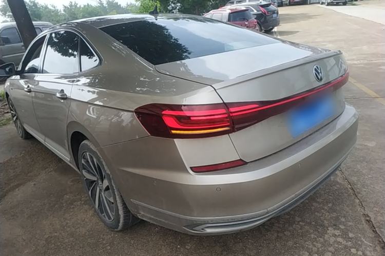 Used Volkswagen Passat 2022 330TSI Luxury Edition Rear Left 45 Deg
