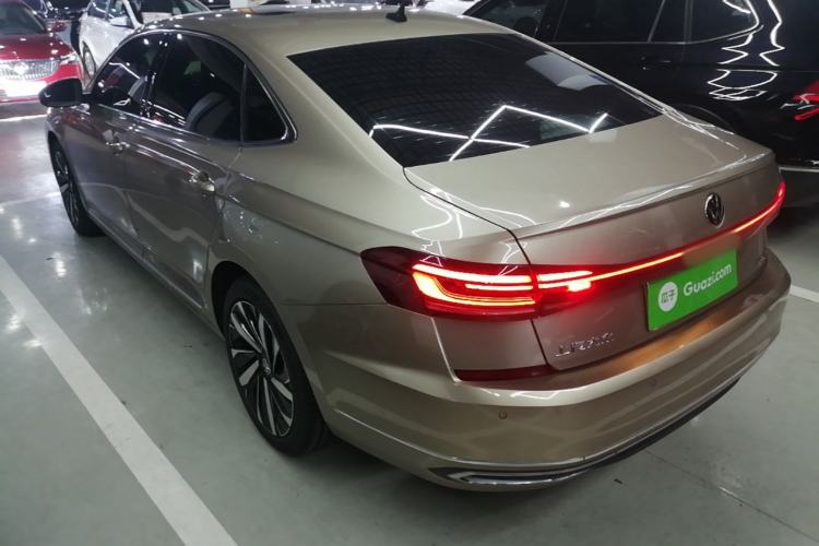 Used Volkswagen Passat 2022 330TSI Starry Elite Edition Rear Left 45 Deg