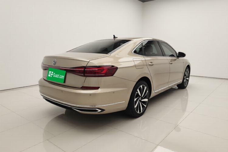 Used Volkswagen Passat 2022 330TSI Starry Luxury Edition Rear Right 45 Deg