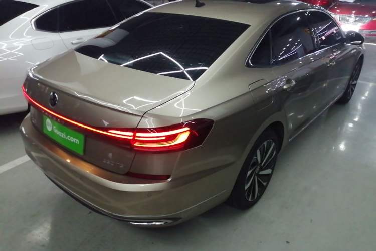 Used Volkswagen Passat 2022 330TSI Starry Elite Edition Rear Right 45 Deg