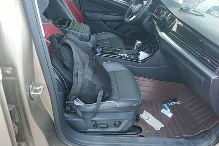 Used Volkswagen Passat 2022 330TSI Luxury Edition Right Front Seat