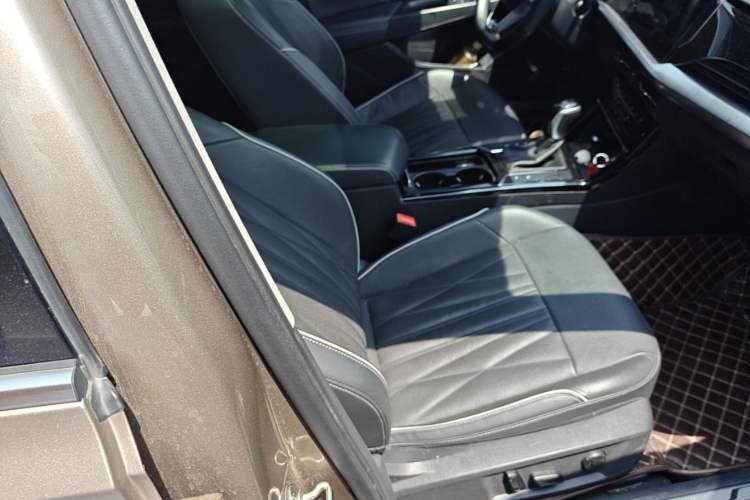 Used Volkswagen Passat 2022 330TSI Luxury Edition Right Front Seat