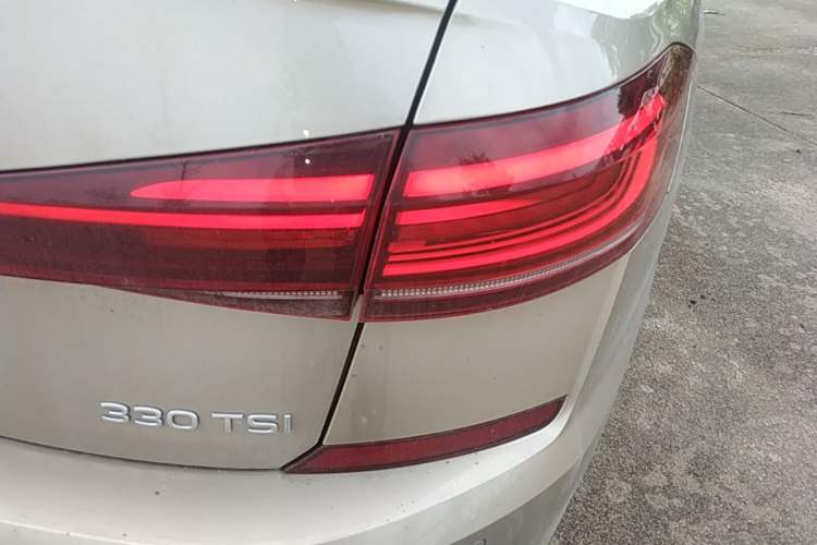 Used Volkswagen Passat 2022 330TSI Luxury Edition Right Rear Taillight