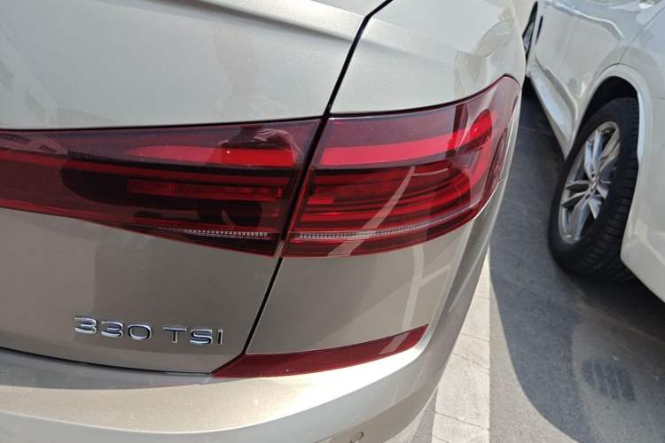 Used Volkswagen Passat 2022 330TSI Luxury Edition Right Rear Taillight