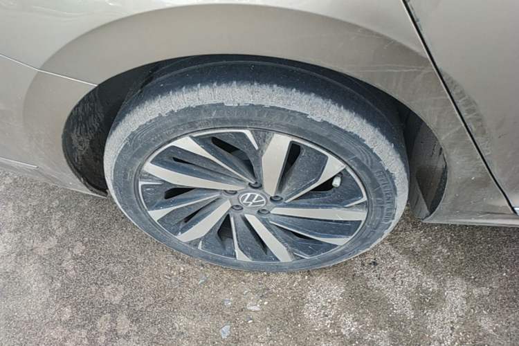 Used Volkswagen Passat 2022 330TSI Luxury Edition Right Rear Wheel Hub