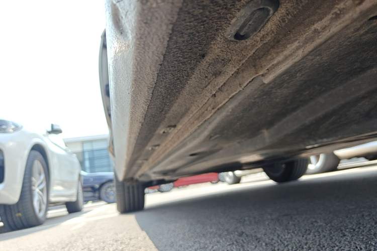 Used Volkswagen Passat 2022 330TSI Luxury Edition Right Side Sill