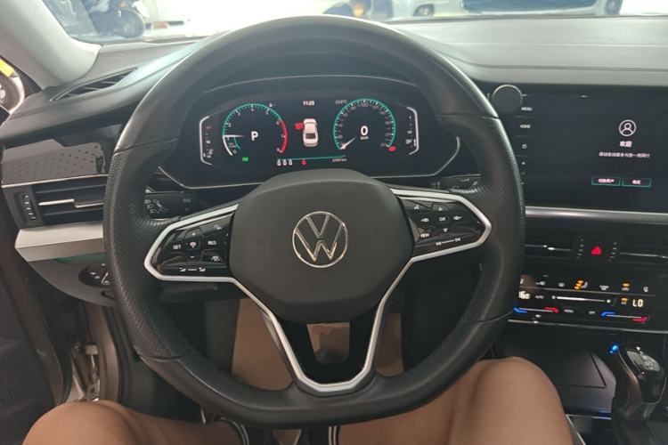 Used Volkswagen Passat 2022 330TSI Luxury Edition Steering Wheel