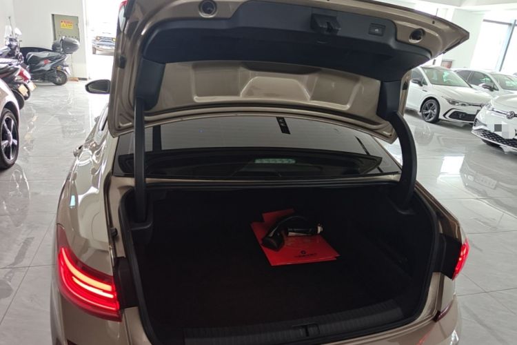 Used Volkswagen Passat 2022 330TSI Luxury Edition Trunk