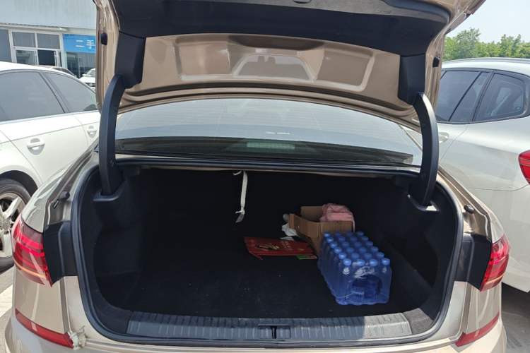 Used Volkswagen Passat 2022 330TSI Luxury Edition Trunk