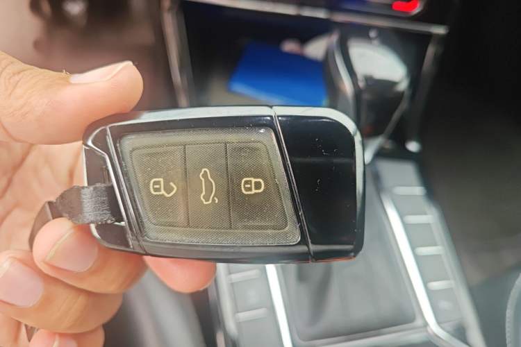 Used Volkswagen Passat 2022 330TSI Elite Edition Vehicle Key