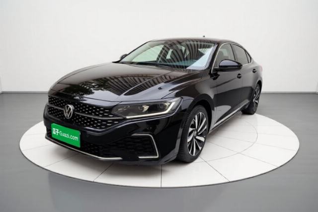 Ojetý Volkswagen Passat 2023 Revised 330TSI Elite Edition