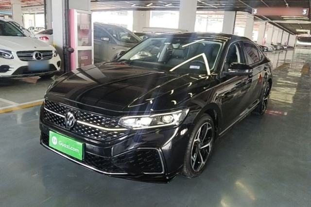 Used Volkswagen Passat 2023 330TSI Starry Luxury Edition