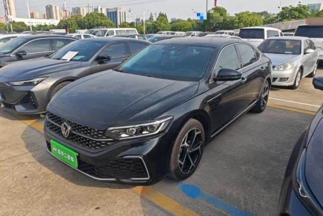 Used Volkswagen Passat 2023 330TSI Starry Luxury Edition