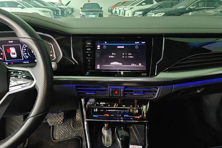 Used Volkswagen Passat 2023 Revised 330TSI Starry Elite Edition Audio And AC Panel