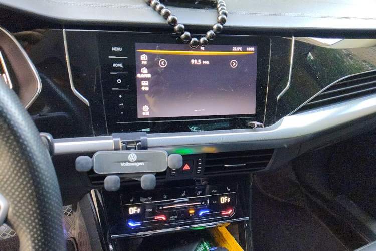 Used Volkswagen Passat 2023 Revised 330TSI Starry Elite Edition Audio And AC Panel