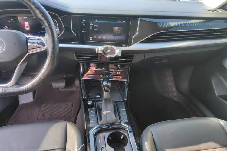 Used Volkswagen Passat 2023 330TSI Elite Edition Audio And AC Panel