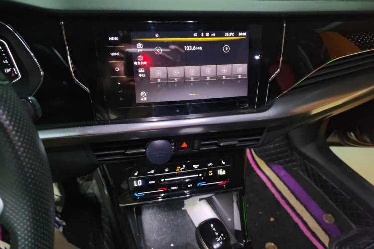Used Volkswagen Passat 2023 Revised 330TSI Starry Elite Edition Audio And AC Panel