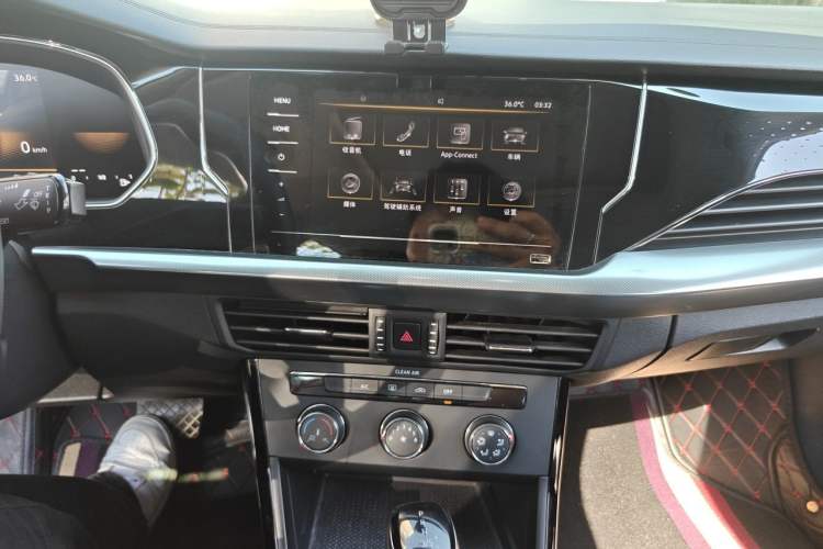 Used Volkswagen Passat 2023 Revised Version 280TSI Business Edition Audio And AC Panel