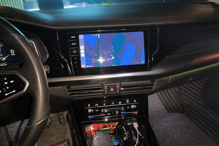 Used Volkswagen Passat 2023 380TSI Luxury Edition Audio And AC Panel