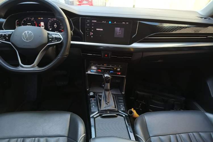 Used Volkswagen Passat 2023 Restyled 330TSI Starry Luxury Edition Audio And AC Panel