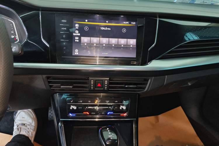 Used Volkswagen Passat 2023 Revised 330TSI Starry Elite Edition Audio And AC Panel