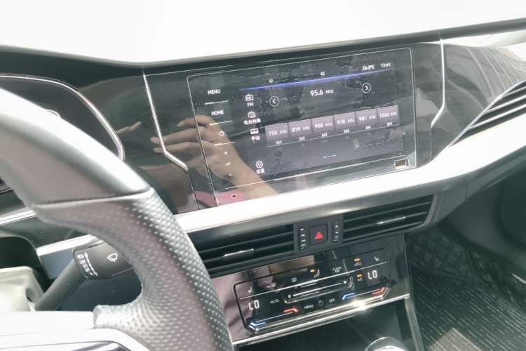 Used Volkswagen Passat 2023 Revised 330TSI Starry Elite Edition Audio And AC Panel
