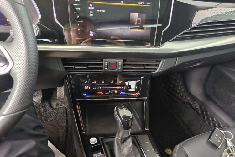 Used Volkswagen Passat 2023 330TSI Elite Edition Audio And AC Panel