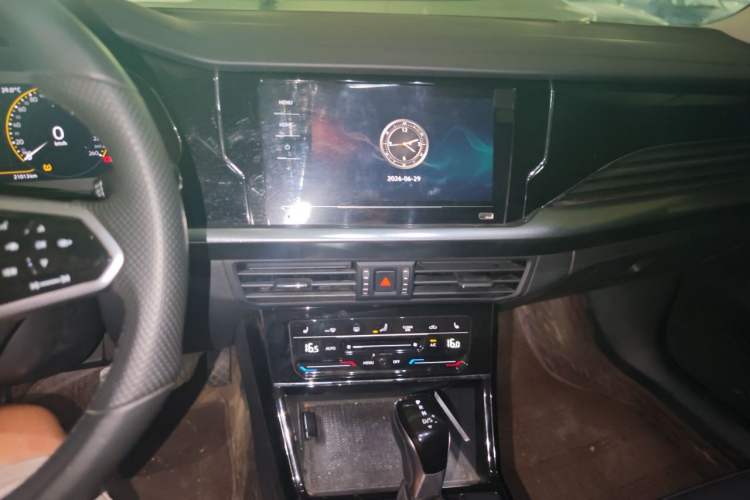 Used Volkswagen Passat 2023 Revised 330TSI Starry Elite Edition Audio And AC Panel