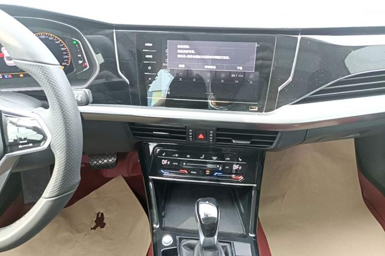 Used Volkswagen Passat 2023 Revised 330TSI Starry Elite Edition Audio And AC Panel
