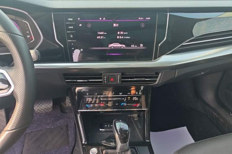 Used Volkswagen Passat 2023 330TSI Starry Luxury Edition Audio And AC Panel