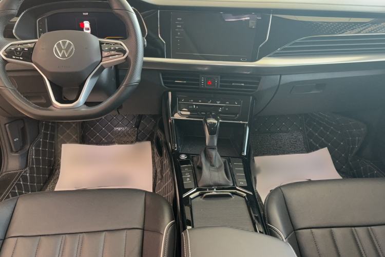 Used Volkswagen Passat 2023 330TSI Elite Edition Audio And AC Panel