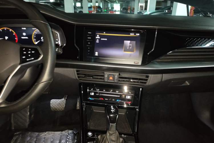 Used Volkswagen Passat 2023 Revised 330TSI Starry Elite Edition Audio And AC Panel