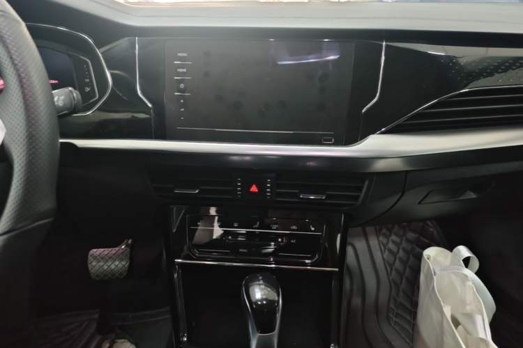 Used Volkswagen Passat 2023 330TSI Starry Elite Edition Audio And AC Panel