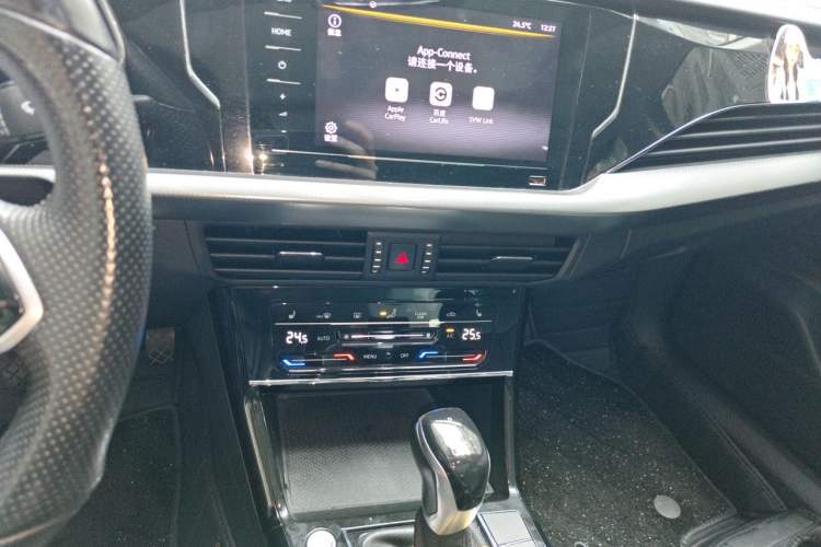 Used Volkswagen Passat 2023 330TSI Starry Elite Edition Audio And AC Panel