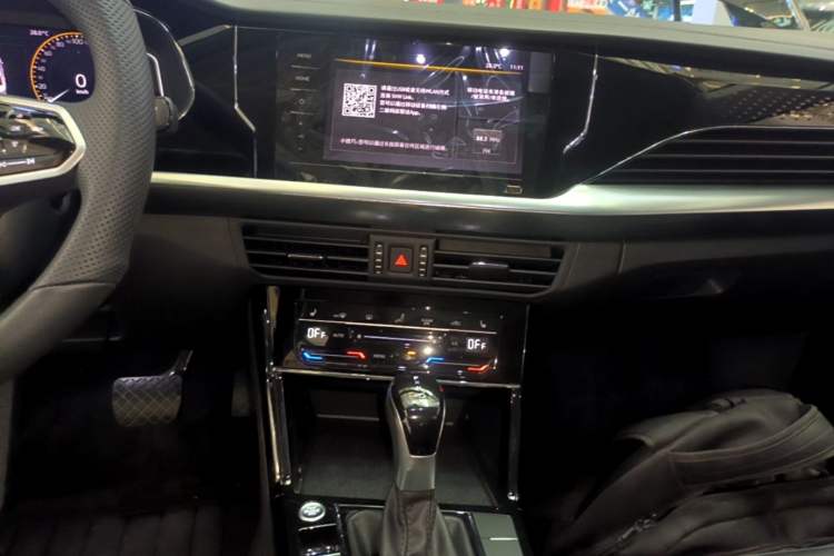 Used Volkswagen Passat 2023 Revised 330TSI Starry Elite Edition Audio And AC Panel