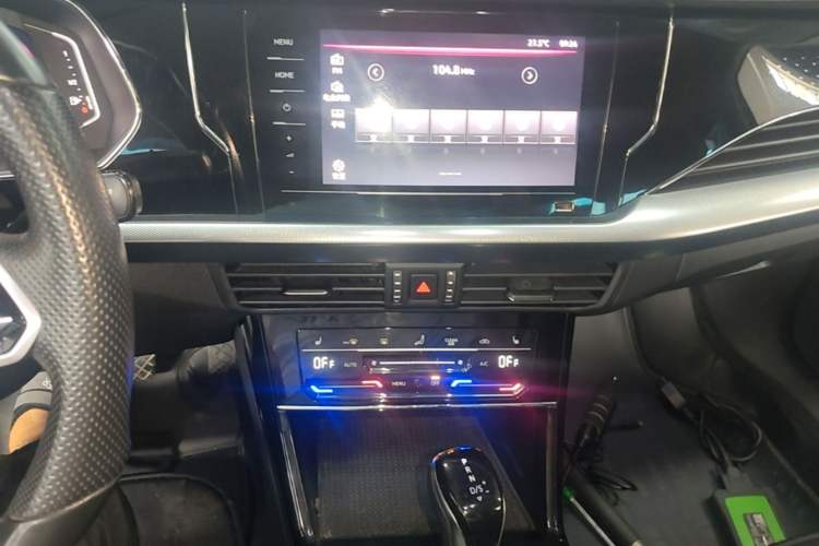 Used Volkswagen Passat 2023 Revised 330TSI Starry Elite Edition Audio And AC Panel