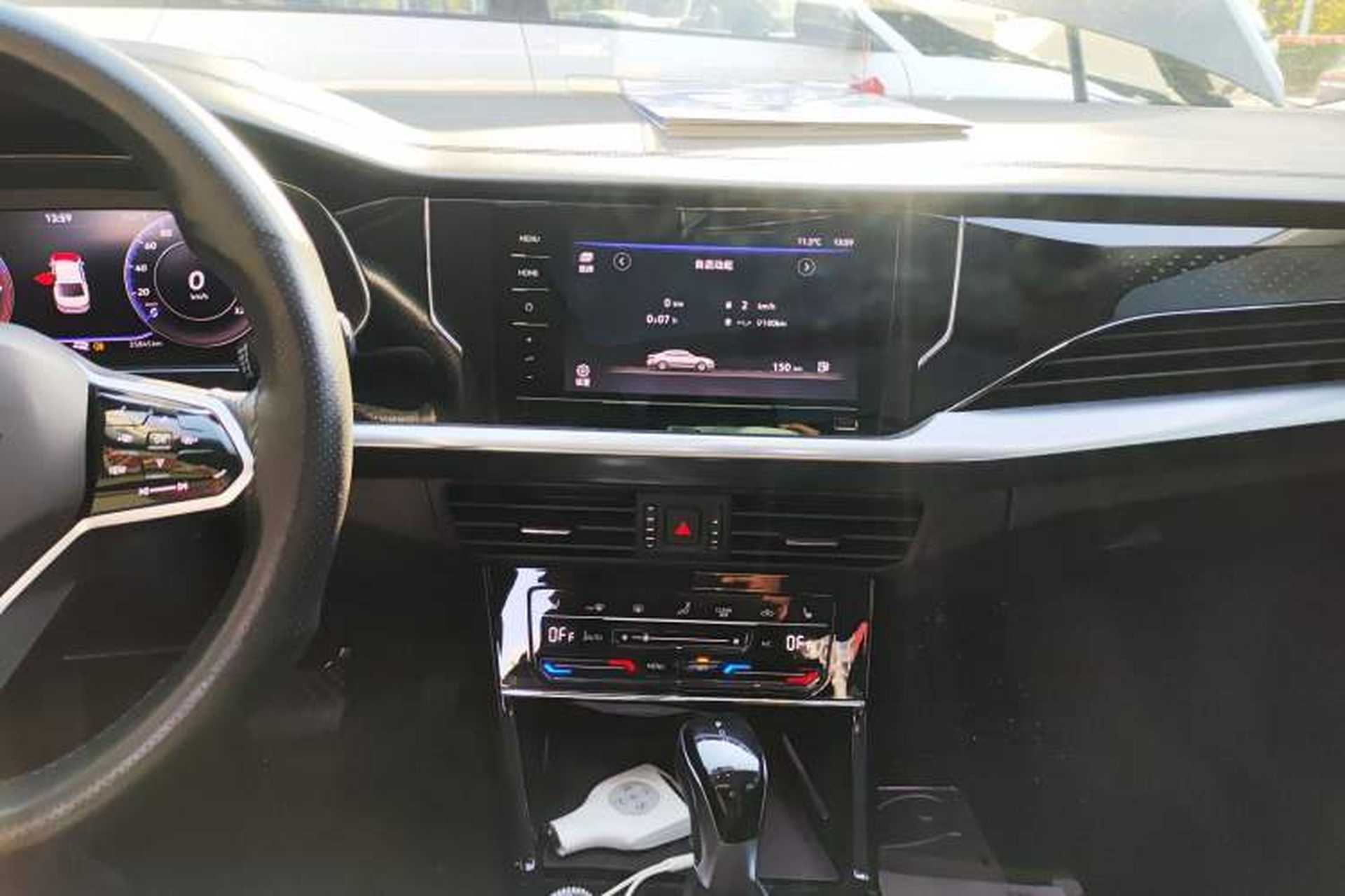Used Volkswagen Passat 2023 Revised 330TSI Starry Elite Edition Audio And AC Panel