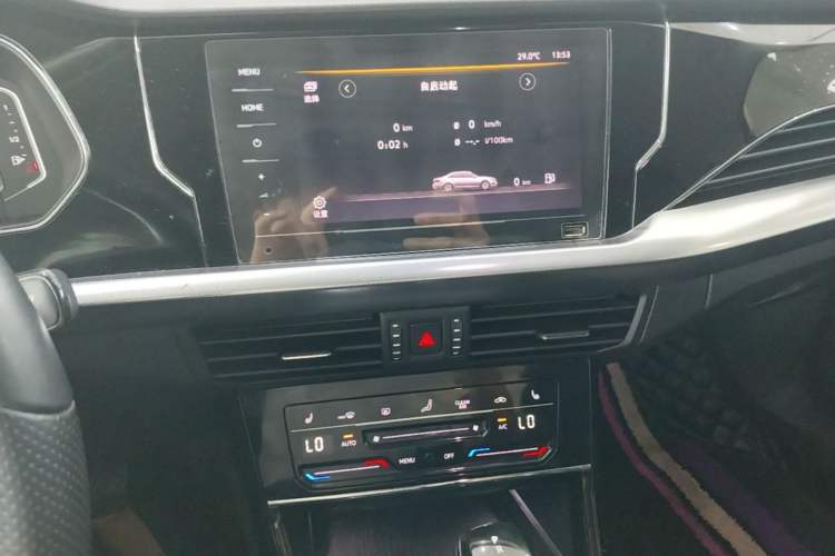 Used Volkswagen Passat 2023 330TSI Starry Elite Edition Audio And AC Panel