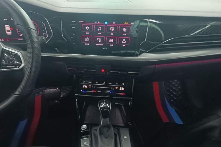 Used Volkswagen Passat 2023 Revised Version 380TSI Flagship Edition Audio And AC Panel