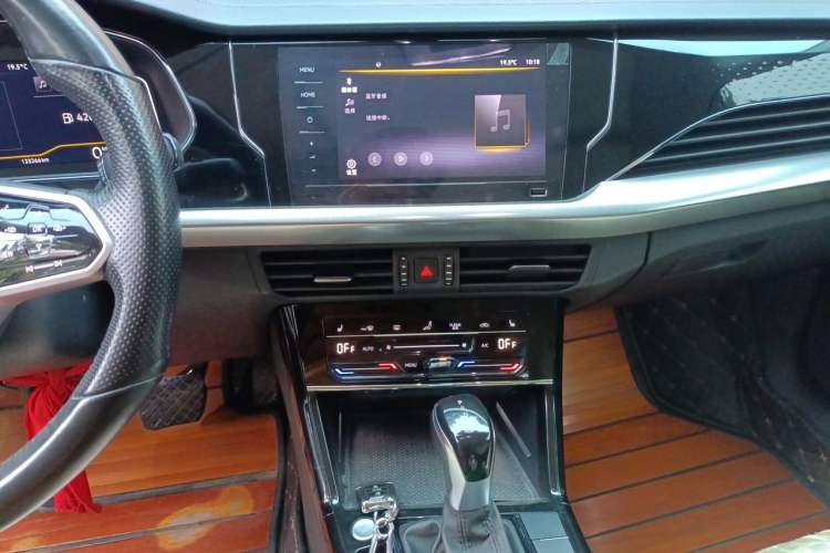 Used Volkswagen Passat 2023 330TSI Starry Luxury Edition Audio And AC Panel
