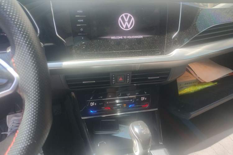 Used Volkswagen Passat 2023 Revised 330TSI Starry Elite Edition Audio And AC Panel