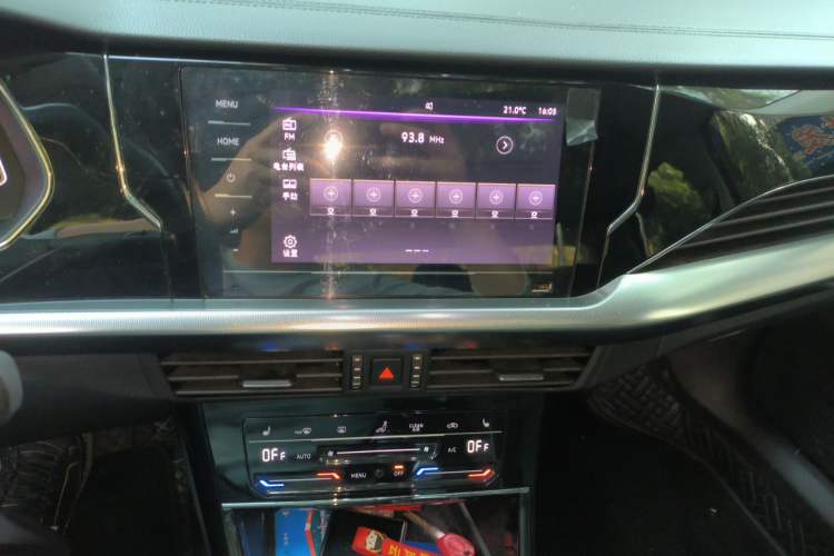 Used Volkswagen Passat 2023 330TSI Elite Edition Audio And AC Panel