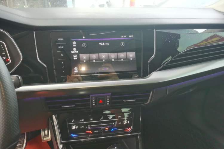 Used Volkswagen Passat 2023 Revised 330TSI Starry Elite Edition Audio And AC Panel