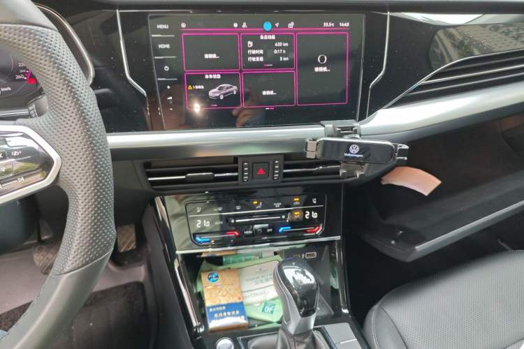 Used Volkswagen Passat 2023 Restyled 330TSI Starry Luxury Edition Audio And AC Panel