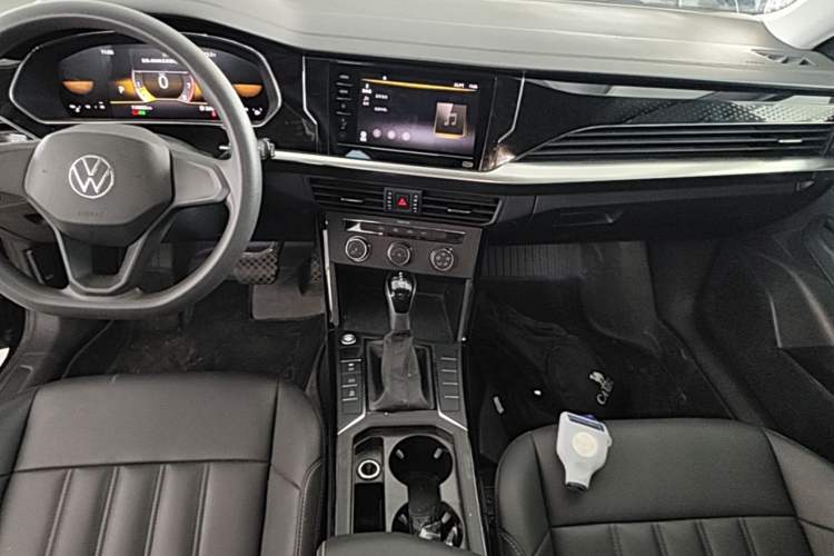 Used Volkswagen Passat 2023 Revised Version 280TSI Business Edition Audio And AC Panel