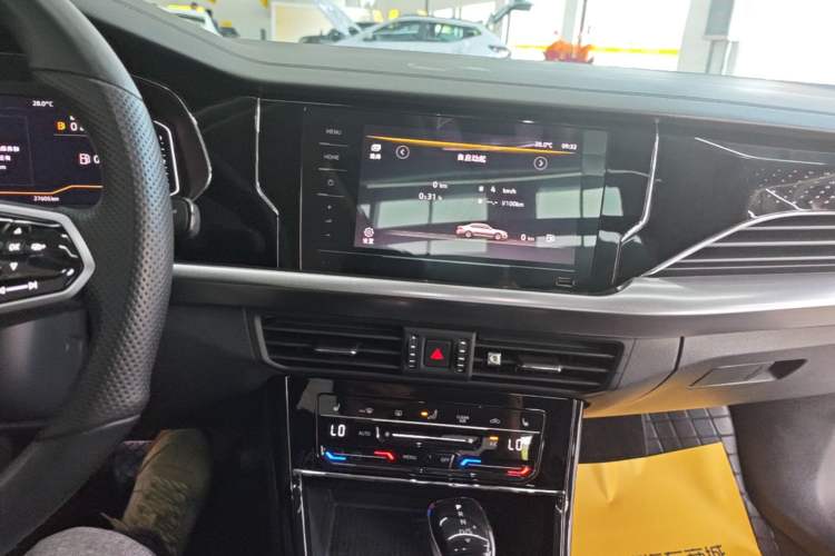 Used Volkswagen Passat 2023 Revised 330TSI Starry Elite Edition Audio And AC Panel
