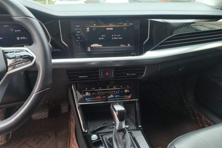 Used Volkswagen Passat 2023 Revised 330TSI Elite Edition Audio And AC Panel