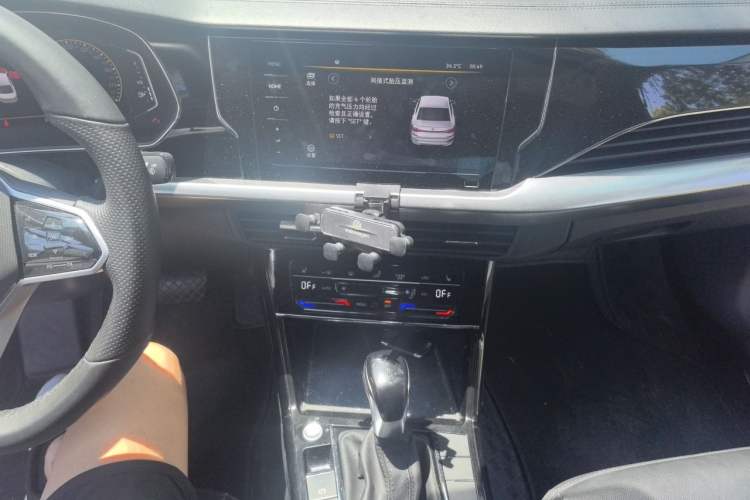 Used Volkswagen Passat 2023 330TSI Starry Elite Edition Audio And AC Panel