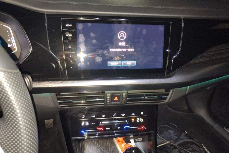 Used Volkswagen Passat 2023 Facelift 330TSI Luxury Edition Audio And AC Panel